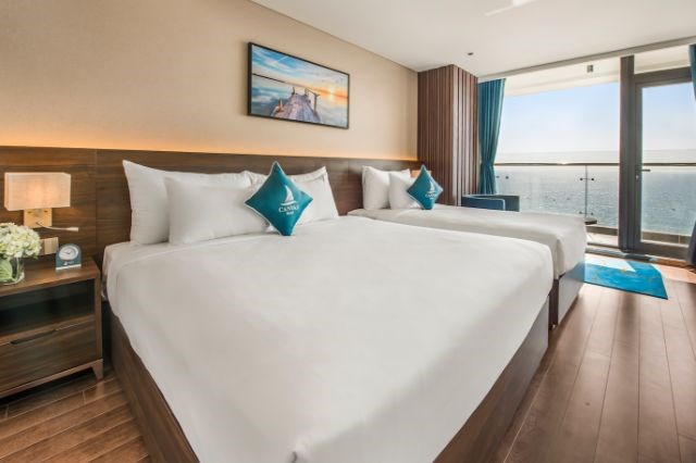 Phòng Grand Beach Front Triple